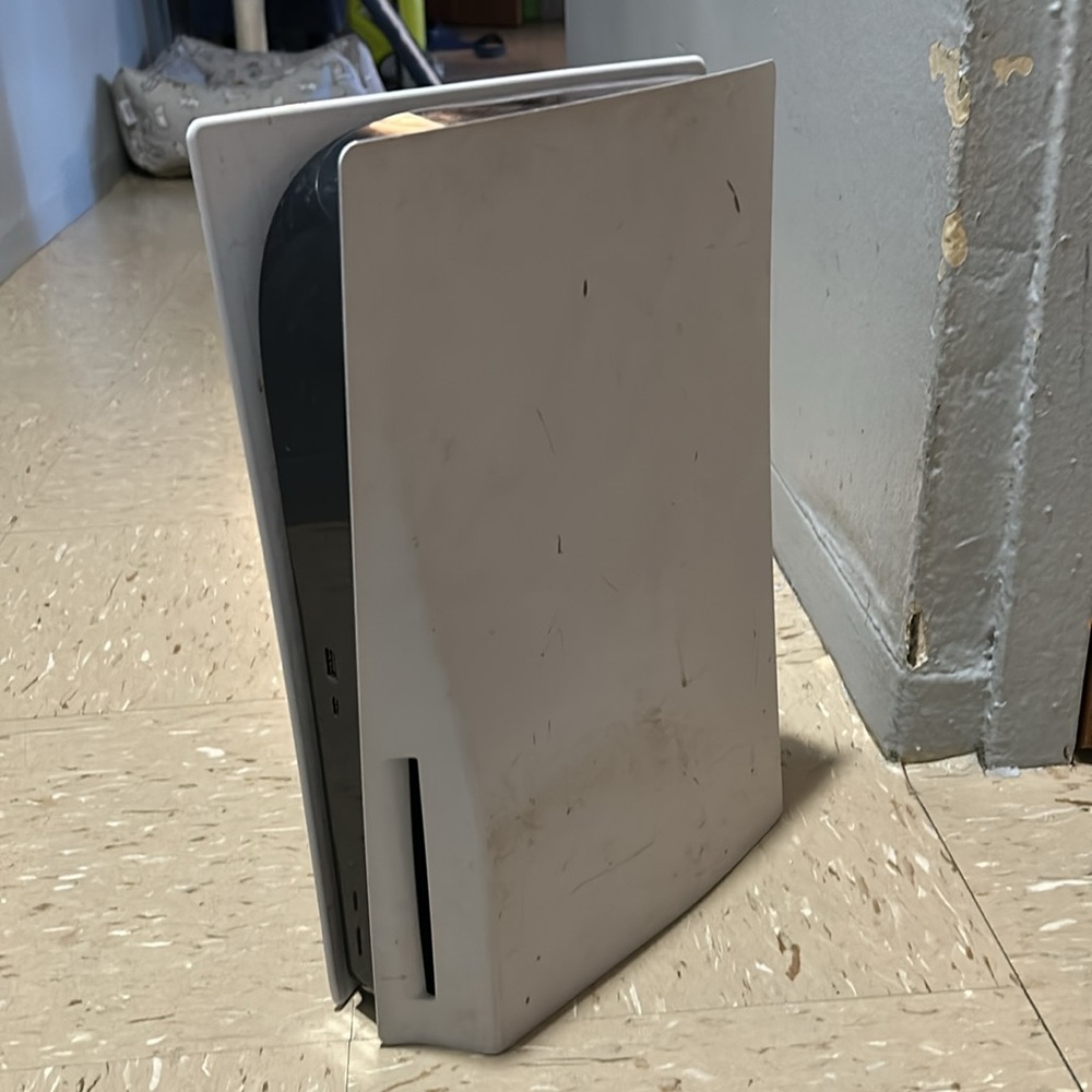 PS5 disk version - Picture 3 of 6